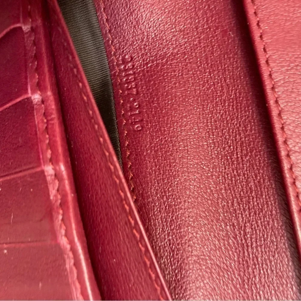 Gucci burgandy red leather embossed long wallet - Picture 11 of 12